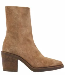 Sierra Kailee Faye Cognac