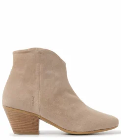 Claire Lott Sierra Oasi