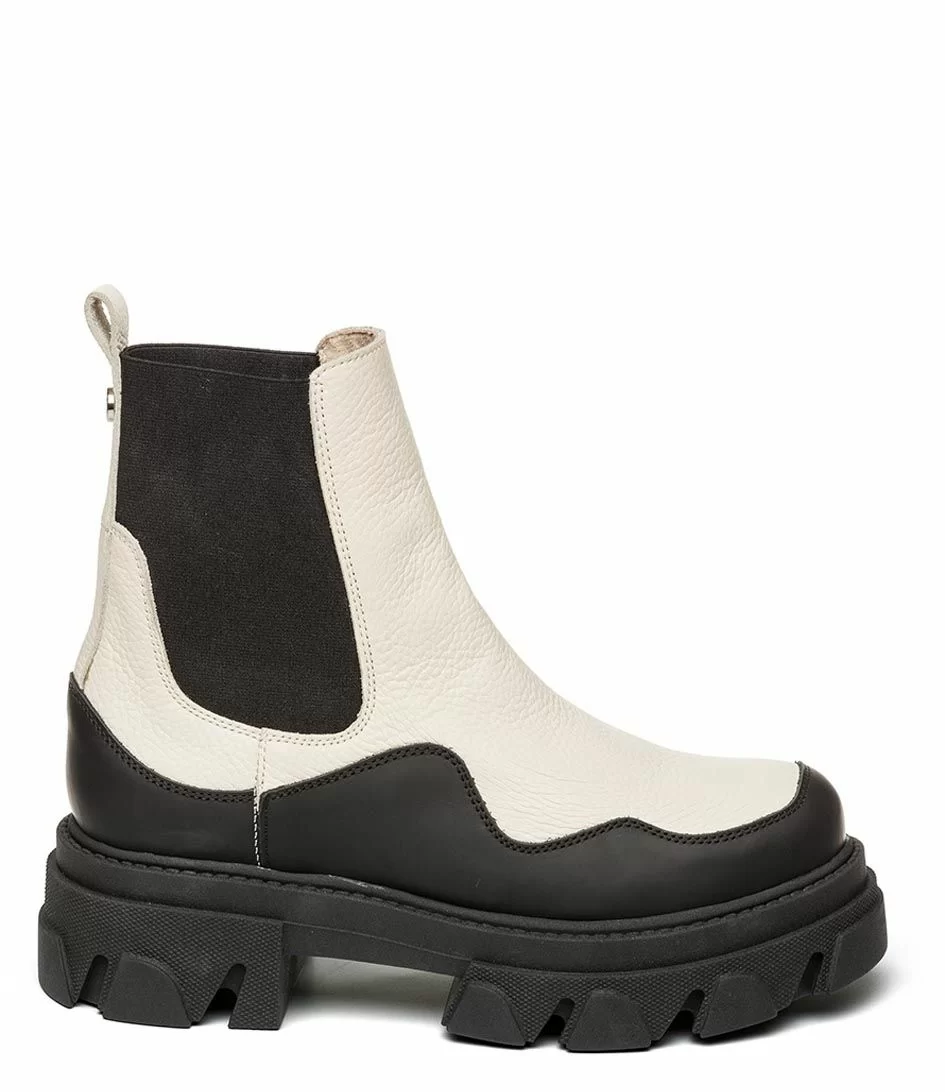 Steve Madden Merilyn Bootie Bone Black